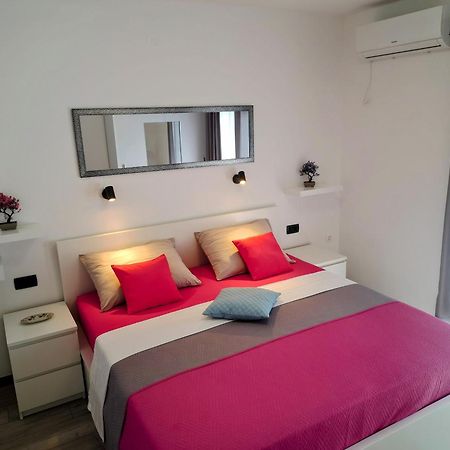 Apartments Ema Crikvenica Exterior foto
