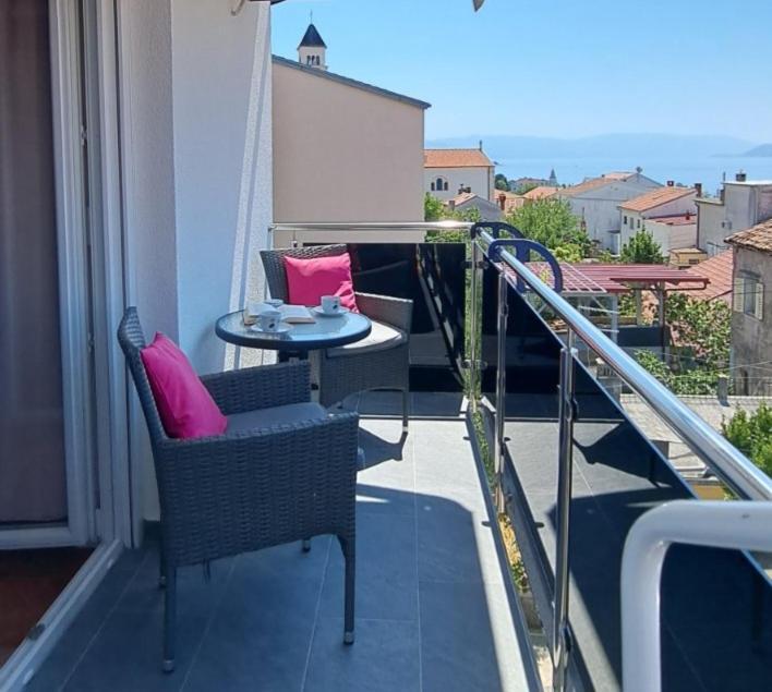 Apartments Ema Crikvenica Exterior foto