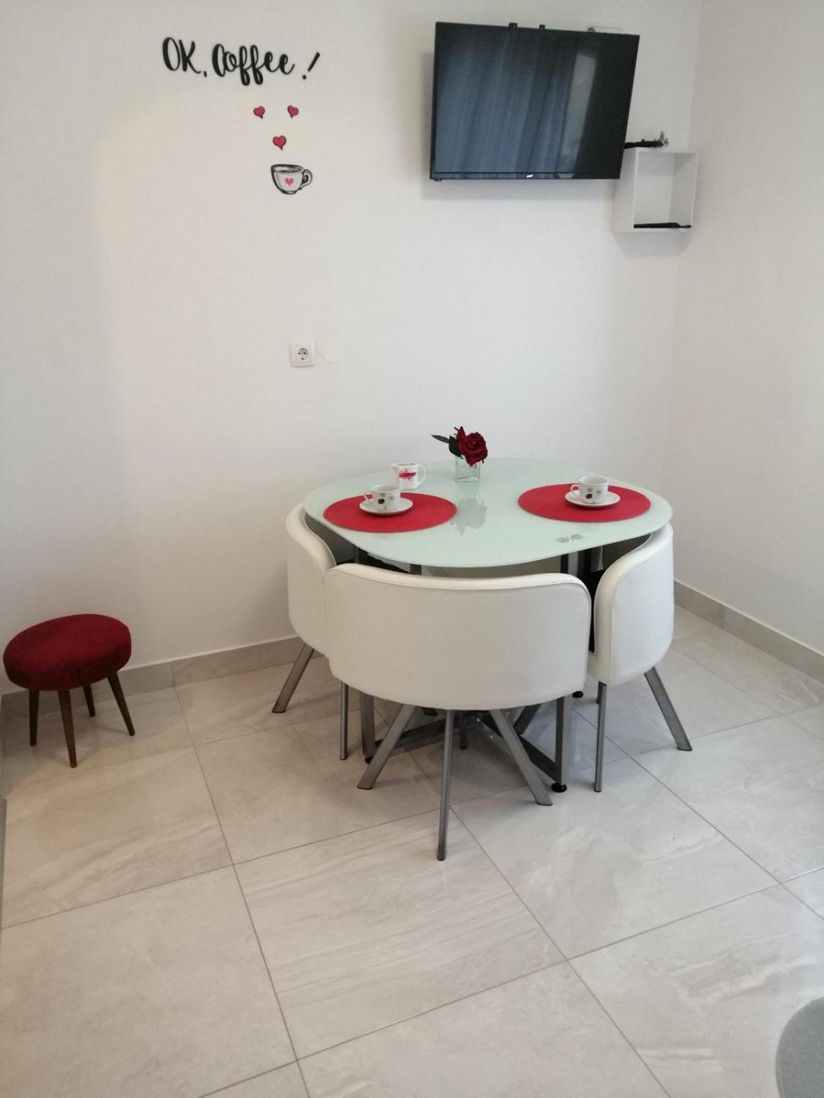 Apartments Ema Crikvenica Exterior foto